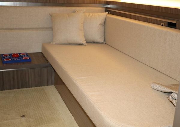 Sea Ray 320 Sundancer image