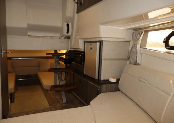 Sea Ray 320 Sundancer image