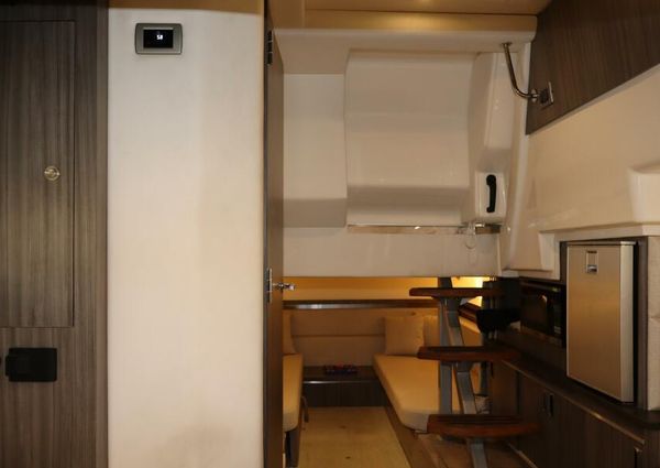 Sea Ray 320 Sundancer image