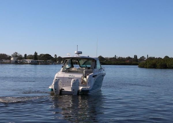 Sea Ray 320 Sundancer image