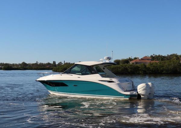 Sea Ray 320 Sundancer image