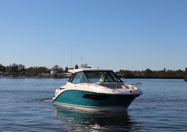 Sea Ray 320 Sundancer image