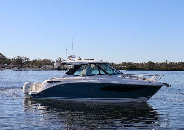 Sea Ray 320 Sundancer image