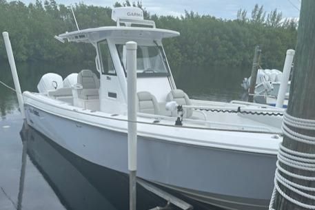 Everglades 295 Center Console image