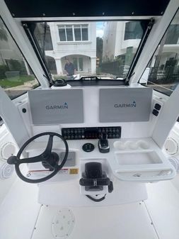 Everglades 295 Center Console image