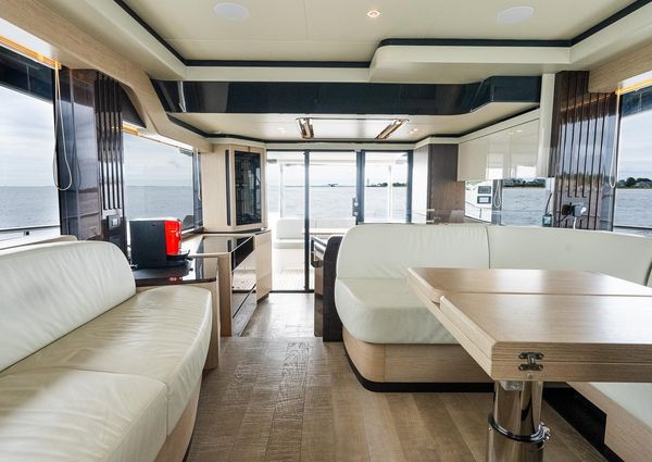 Absolute 52 Navetta image