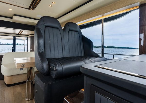 Absolute 52 Navetta image