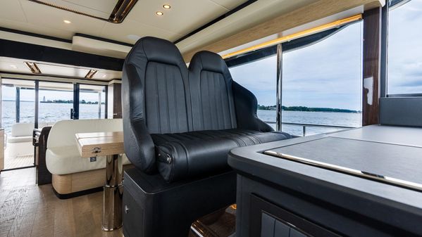 Absolute 52 Navetta image