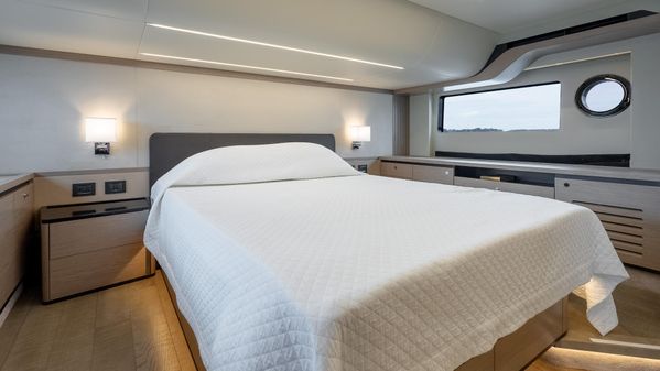 Absolute 52 Navetta image