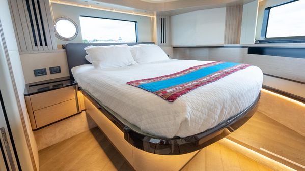 Absolute 52 Navetta image