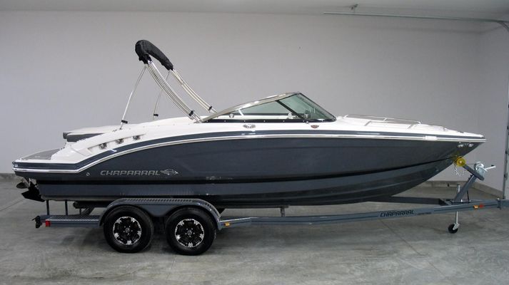 Chaparral 227 SSX - main image