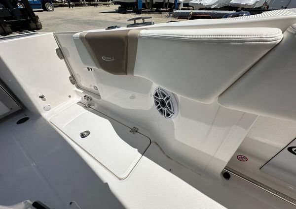 Robalo R250-CENTER-CONSOLE image