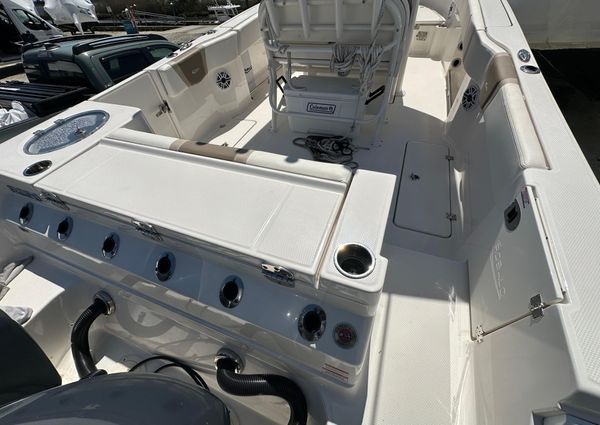 Robalo R250-CENTER-CONSOLE image