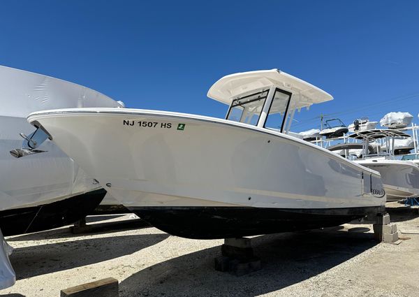 Robalo R250-CENTER-CONSOLE image