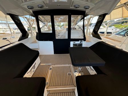 Cruisers Yachts 390 Express Coupe image