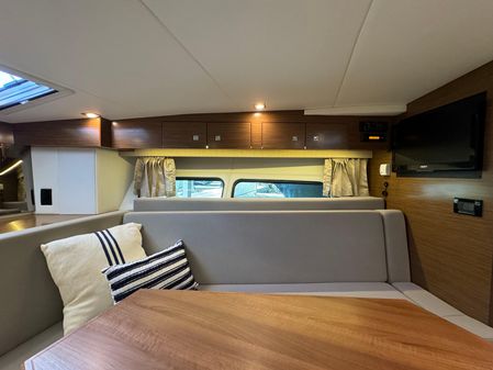 Cruisers Yachts 390 Express Coupe image