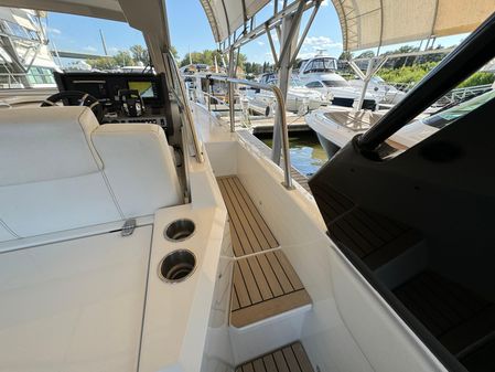 Cruisers Yachts 390 Express Coupe image