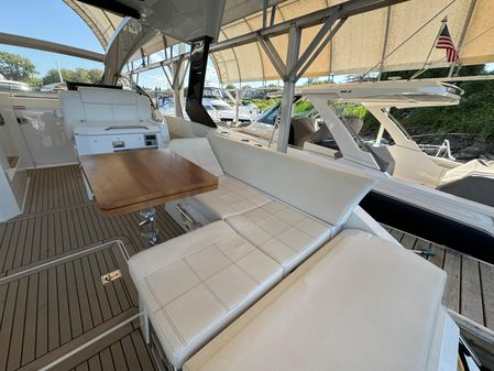 Cruisers Yachts 390 Express Coupe image