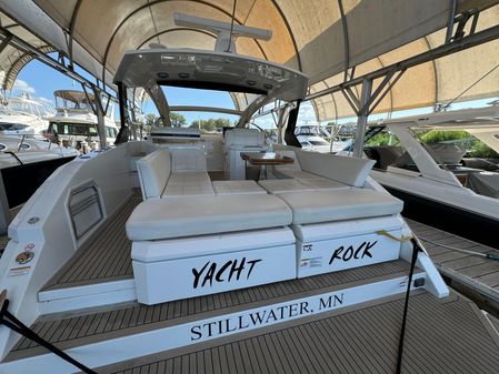 Cruisers Yachts 390 Express Coupe image