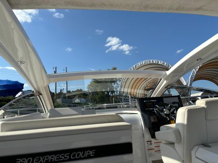 Cruisers Yachts 390 Express Coupe image