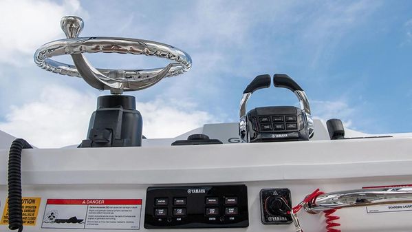 Everglades 365 Center Console image