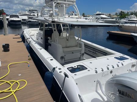 Everglades 365 Center Console image