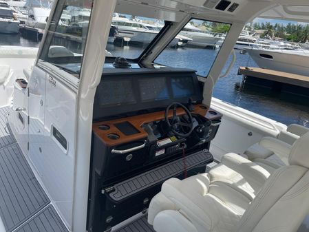 Everglades 365 Center Console image