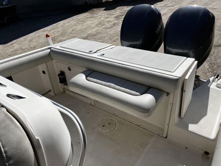 Robalo R260-CENTER-CONSOLE image