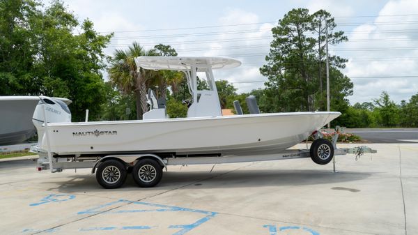 NauticStar 274 Bay