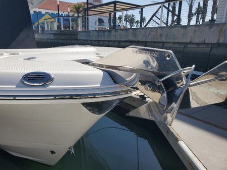 Robalo R302 Center Console image