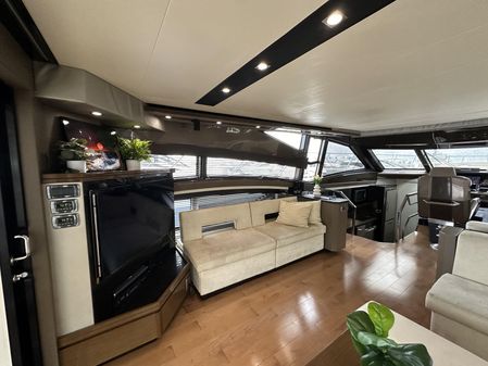 Marquis 630 Sport Yacht image