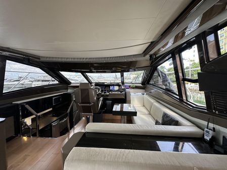 Marquis 630 Sport Yacht image