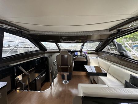 Marquis 630 Sport Yacht image