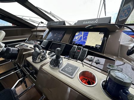 Marquis 630 Sport Yacht image