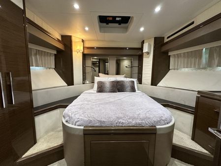 Marquis 630 Sport Yacht image