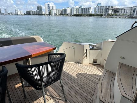 Marquis 630 Sport Yacht image