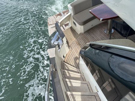 Marquis 630 Sport Yacht image