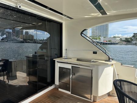 Marquis 630 Sport Yacht image