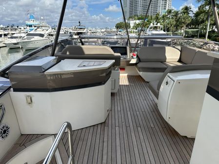 Marquis 630 Sport Yacht image