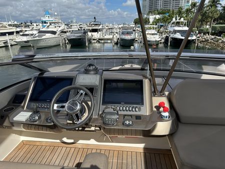 Marquis 630 Sport Yacht image