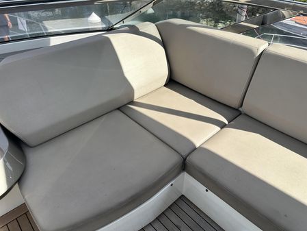 Marquis 630 Sport Yacht image