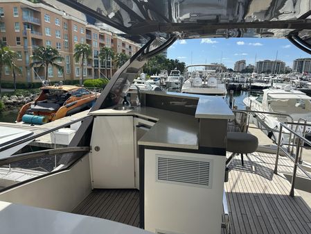 Marquis 630 Sport Yacht image