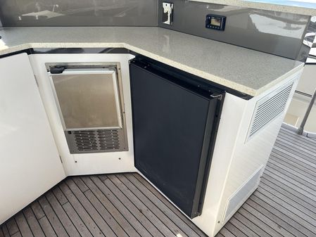 Marquis 630 Sport Yacht image