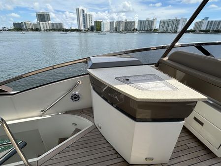 Marquis 630 Sport Yacht image