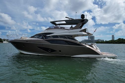 Marquis 630 Sport Yacht image