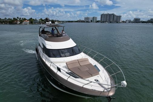 Marquis 630 Sport Yacht image