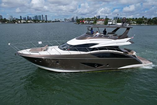 Marquis 630 Sport Yacht image