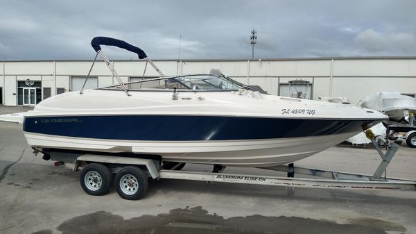 Regal 2400 Bowrider