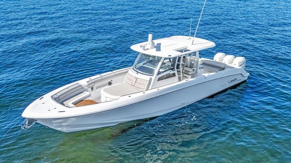 Boston Whaler 380 Outrage 