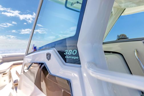 Boston-whaler 380-OUTRAGE image